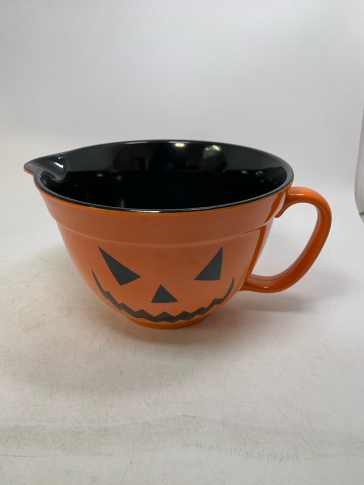 ORANGE MELAMINE JACKO LANTERN BATTER BOWL.