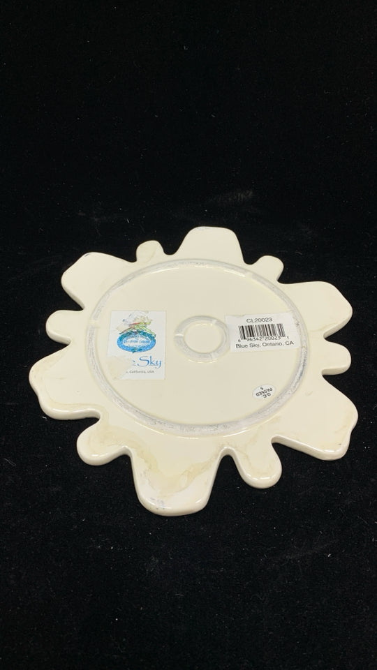 GREEN LEAF CANDLE PLATE TRIVET W/GOLD RIM.