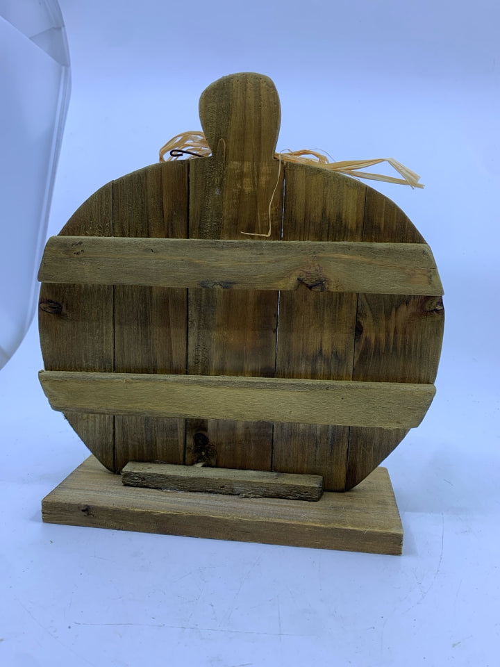WOOD PUMPKIN W/ METAL LEAVES RED/ORANGE/CREAM ON STAND.