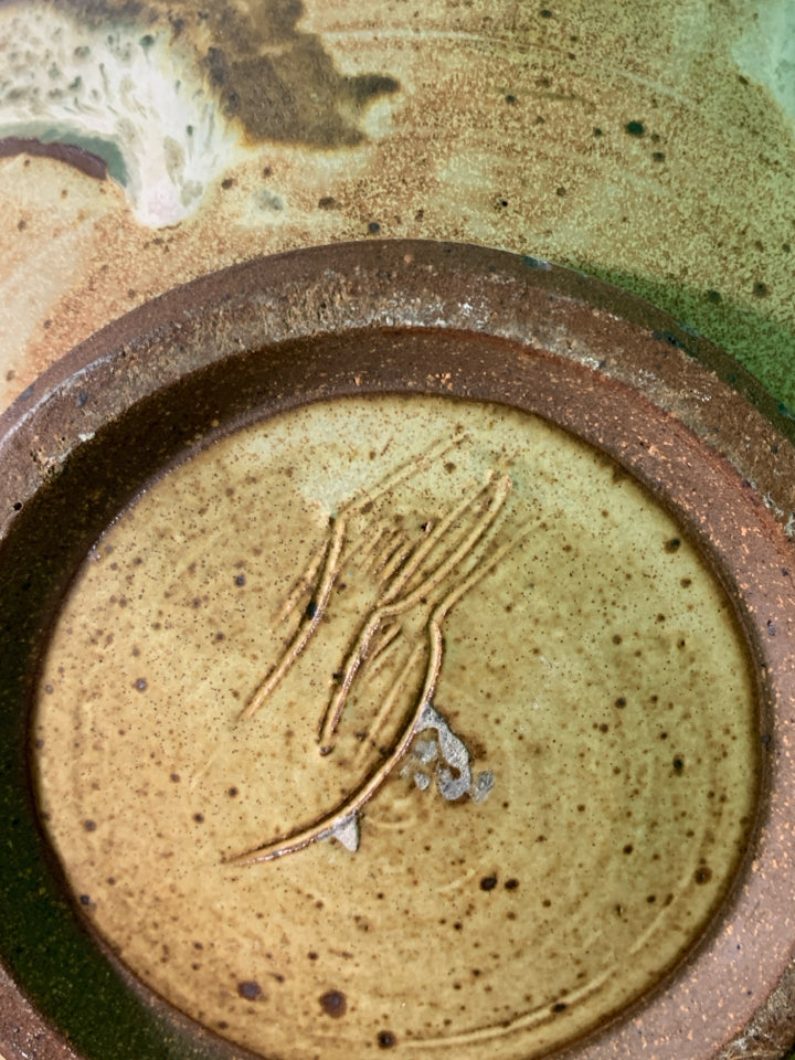 TAN HANDMADE ABSTRACT PATTERN SERVING BOWL.