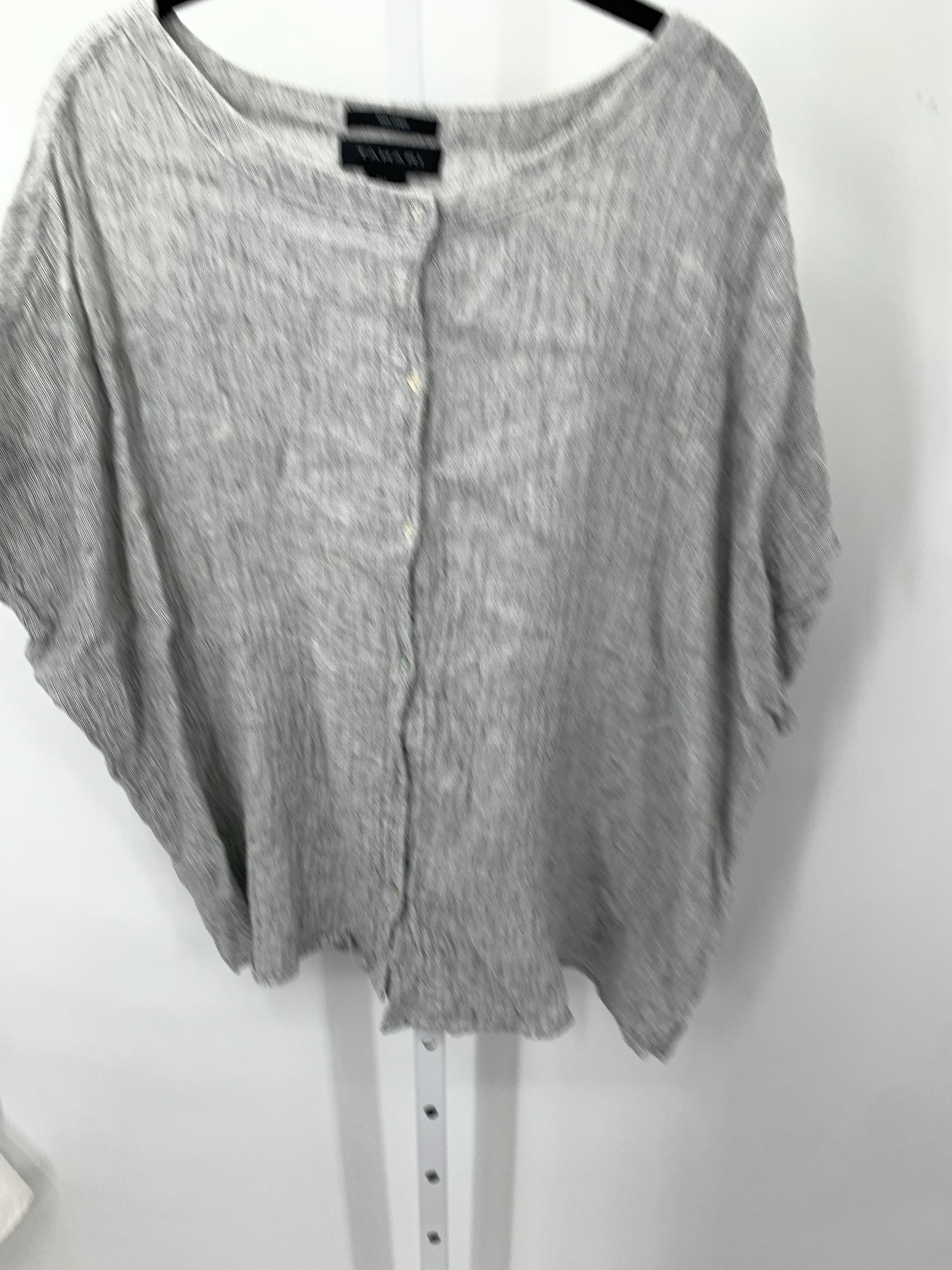 Tahari Size Large Misses Short Sleeve Shirt