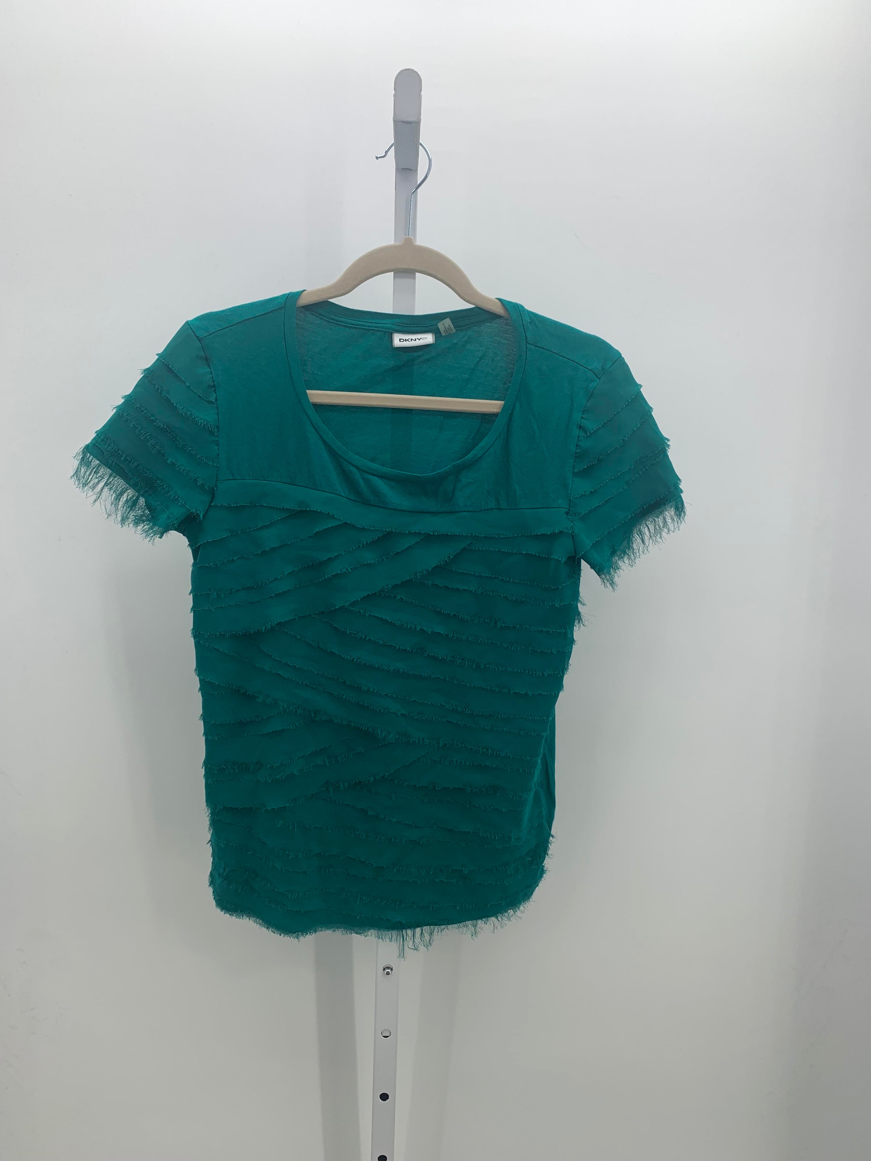 DKNY Size Medium Misses Short Sleeve Shirt
