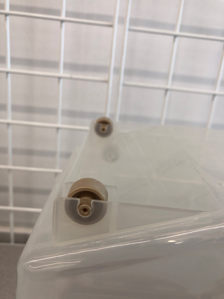 PLASTIC LOCK AND LOCK STORAGE W/FLIP LID.