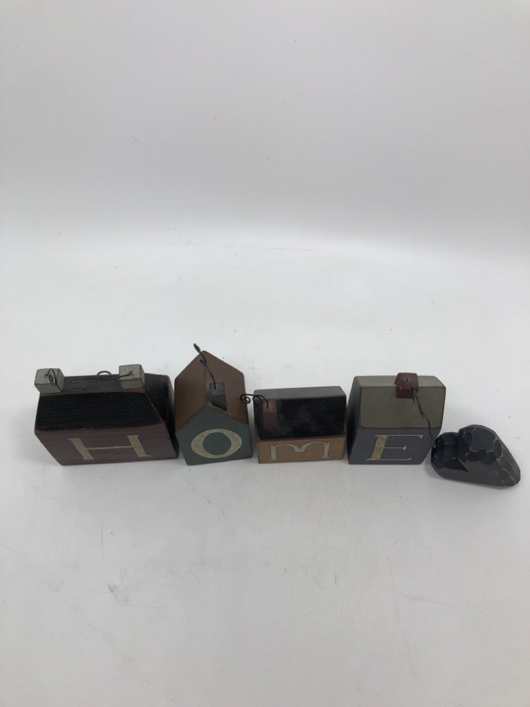 5PC WOOD HOME HOUSES AND HEART.