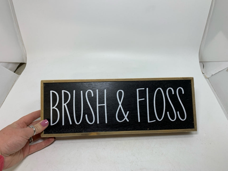 BRUSH & FLOSS WALL ART.