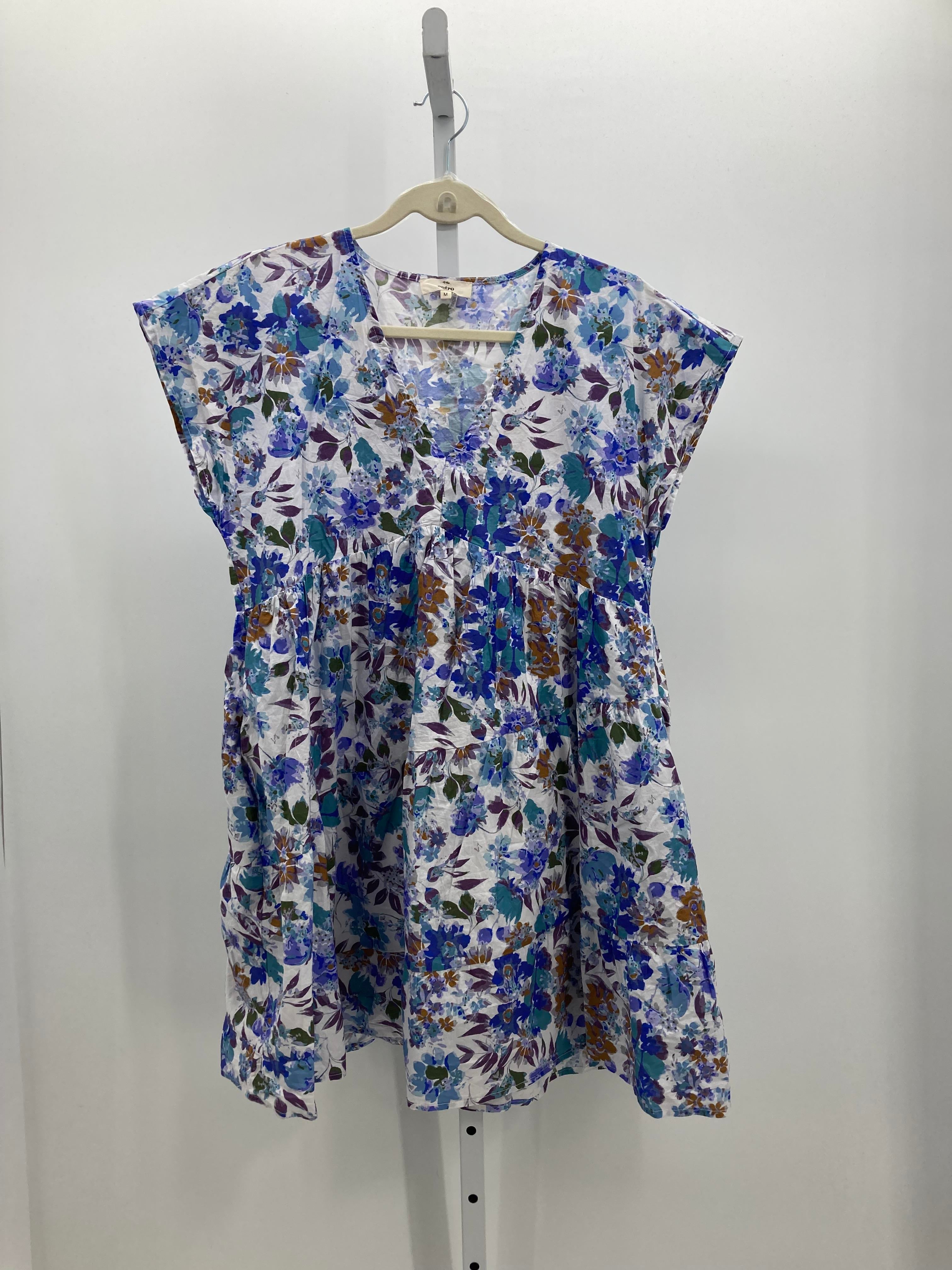 Size Medium Misses Short Sleeve Dress