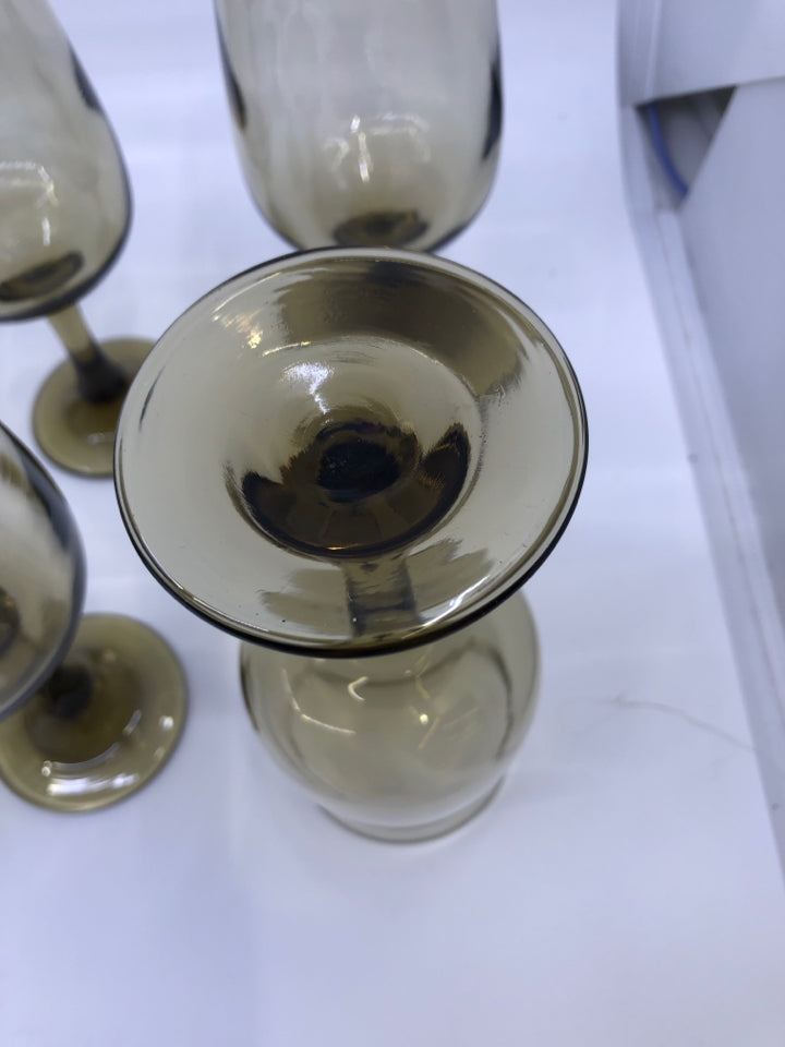 8 BROWN FLARED TOP FOOTED WINE GOBLET GLASSES.
