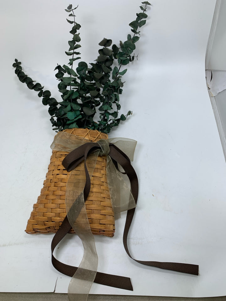 WOVEN HANGING BASKET W/ RIBBON FAUX LEAVES.