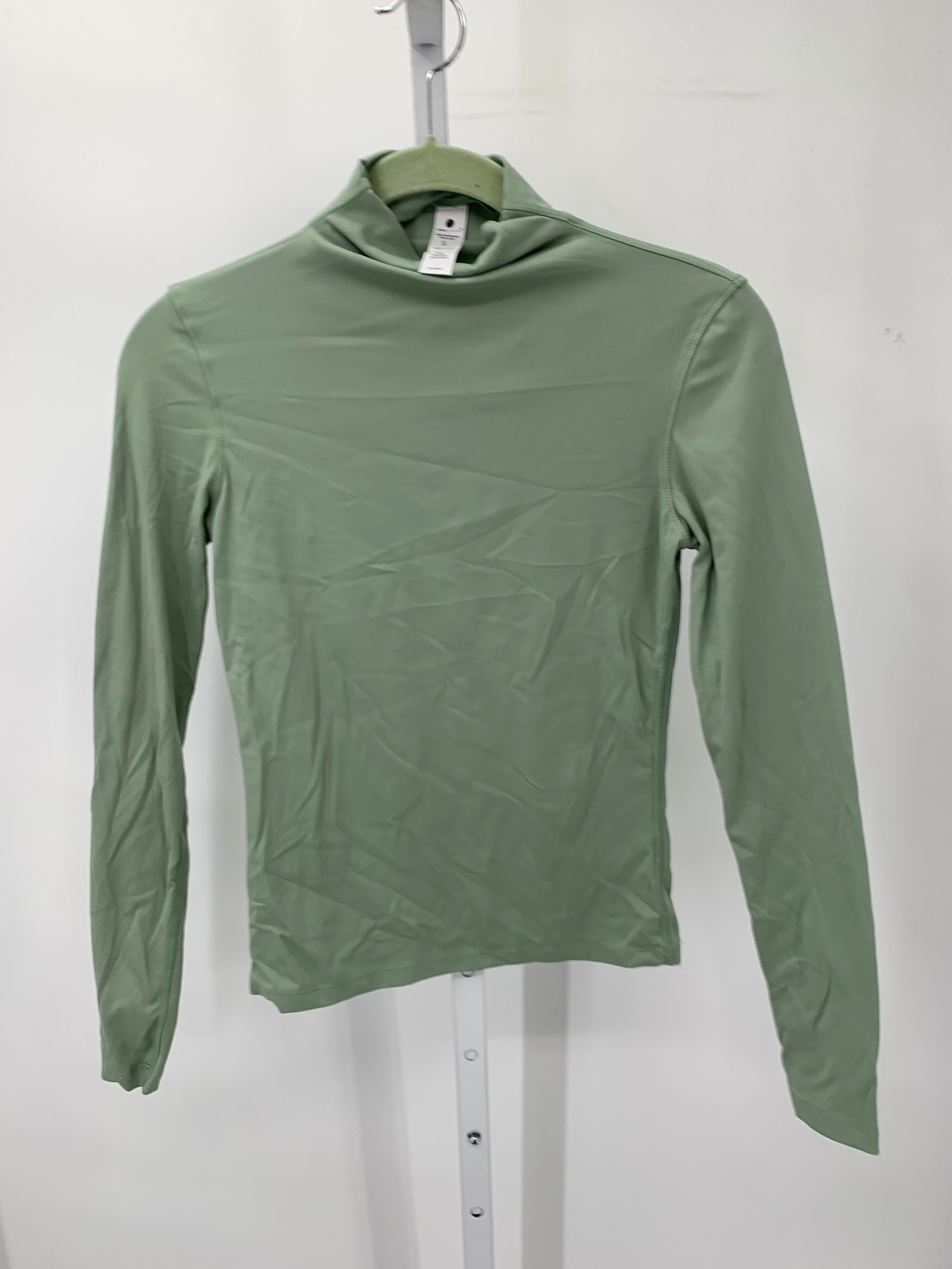 Yogalicious Size Small Misses Long Sleeve Shirt