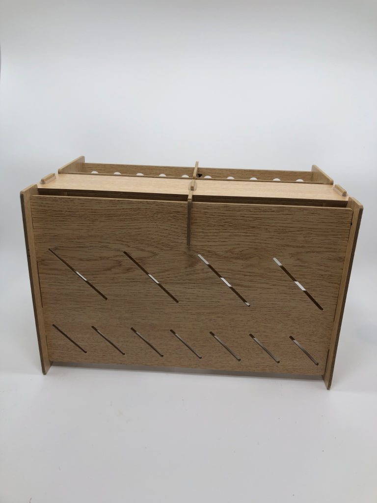 WOOD MEZZO PAINT AND BRUSH HOLDER RACK.