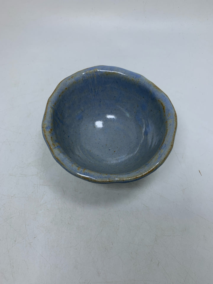 FOOTED LIGHT BLUE EMBOSSED POTTERY BOWL.
