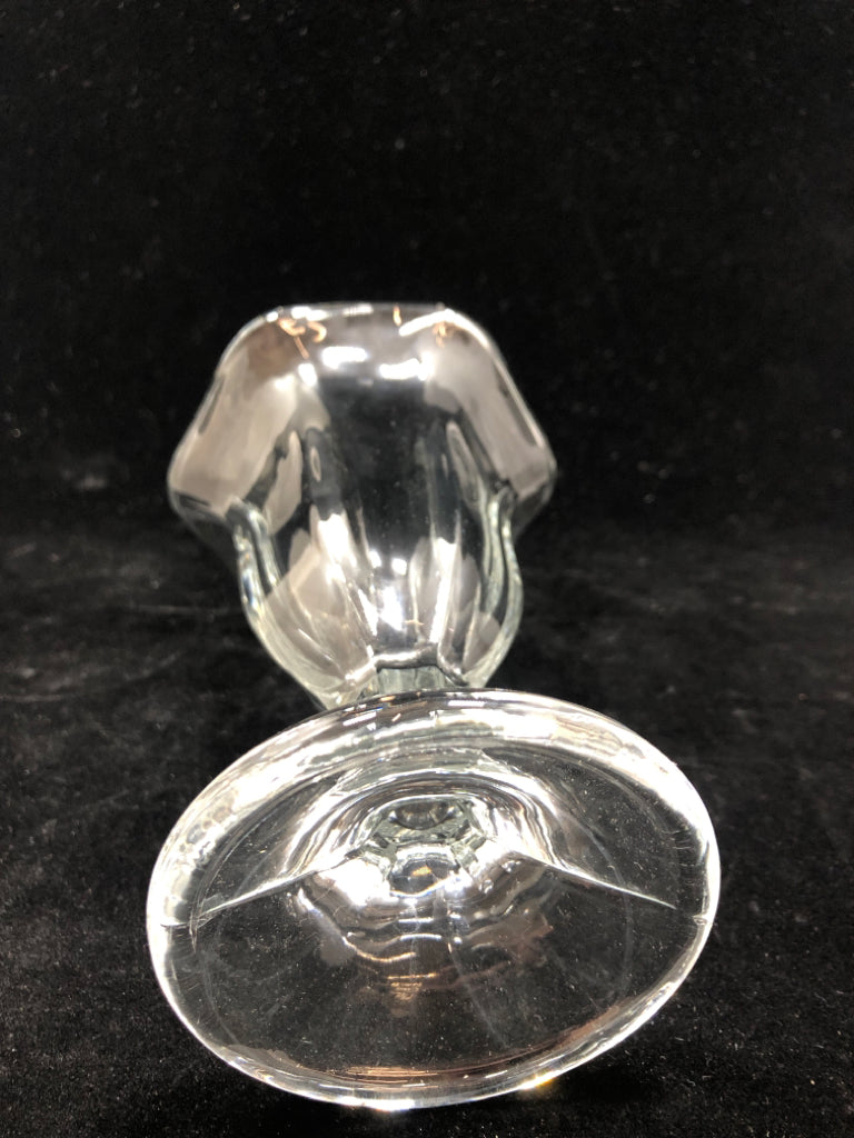 8 CLEAR GLASS SUNDAE CUPS.