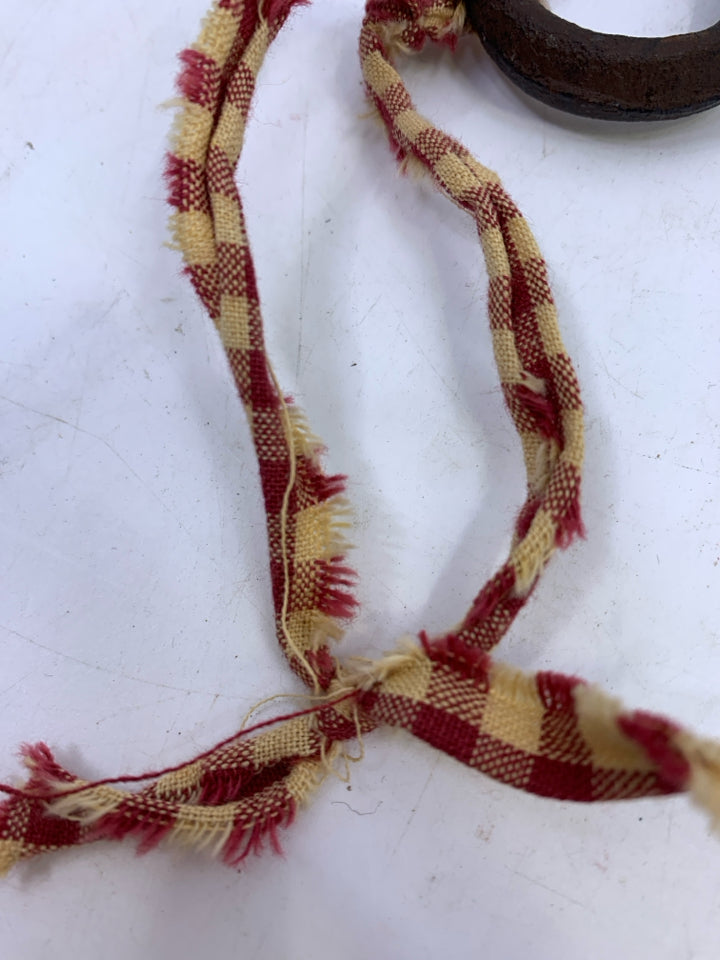 CAST IRON KEY DECOR.