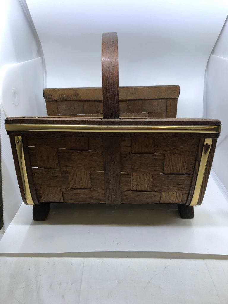 VTG MAGAZINE RACK W EAGLE.