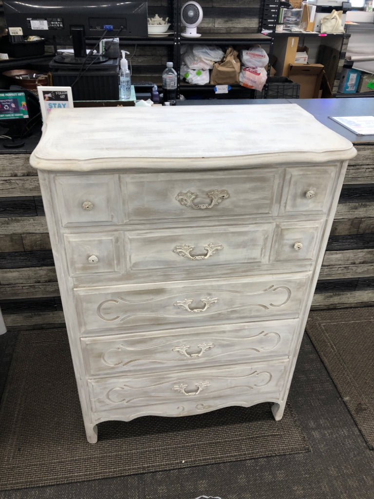 DISTRESSED WHITE WOODEN DRESSER.