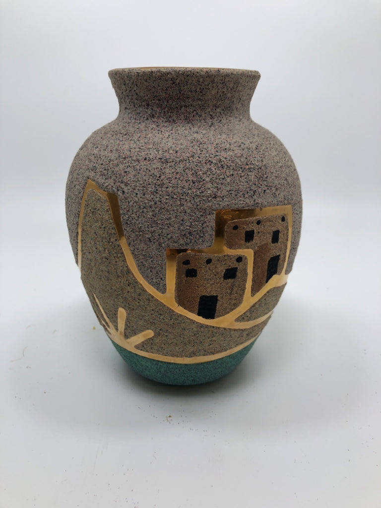 DESERT PAINTED SPECKLE VASE.
