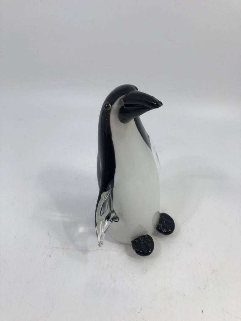 BLOWN BLACK & WHITE GLASS PENGUIN.
