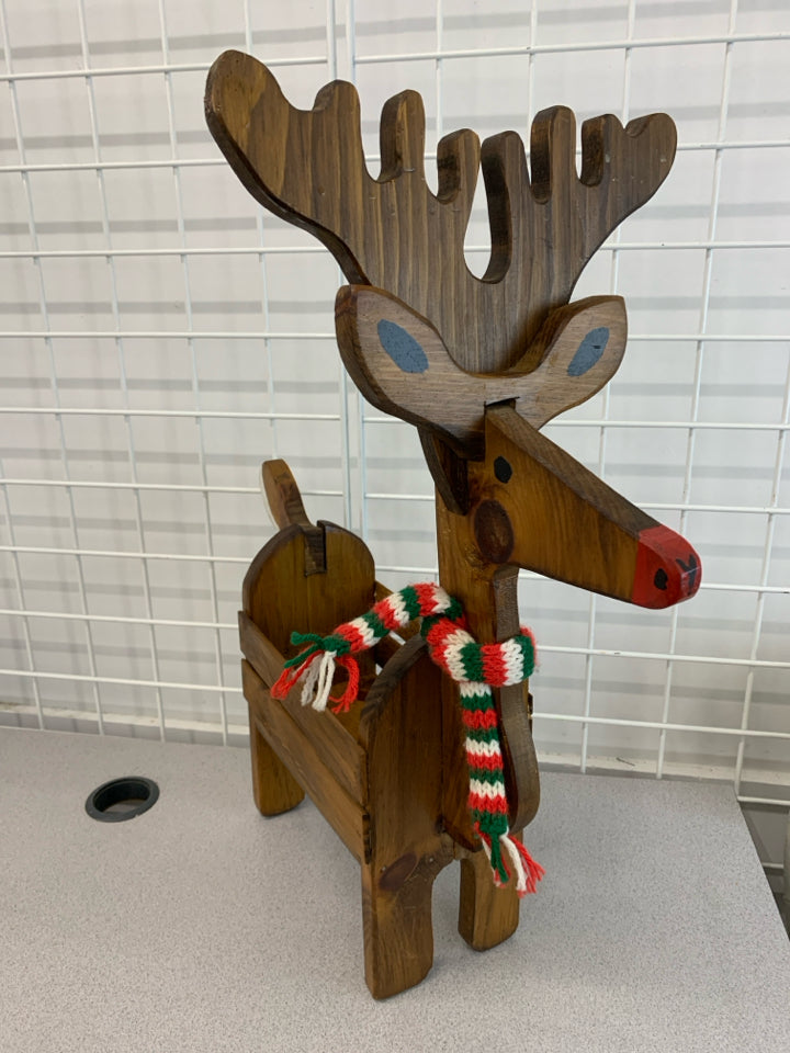 WOODEN REINDEER WITH SCARF.