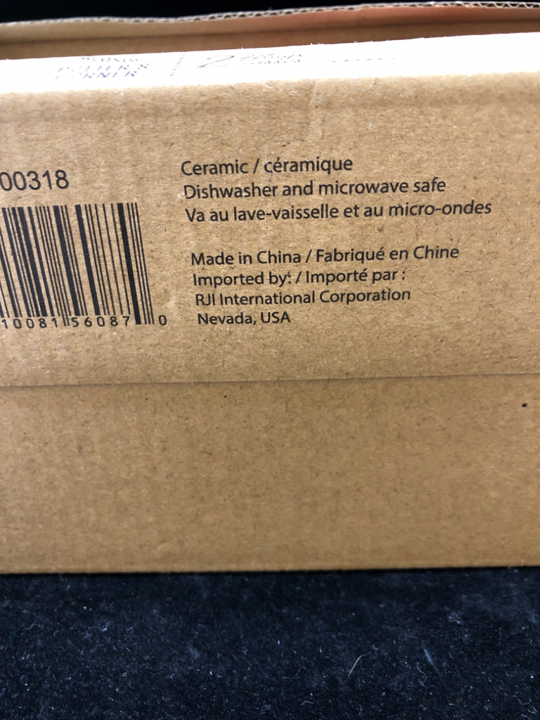 NIB 2 POTTERS CORNER PLAID MUGS.