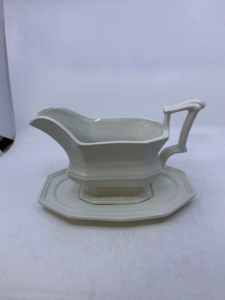 VTG 2 PC IRONSTONE GRAVY BOAT.