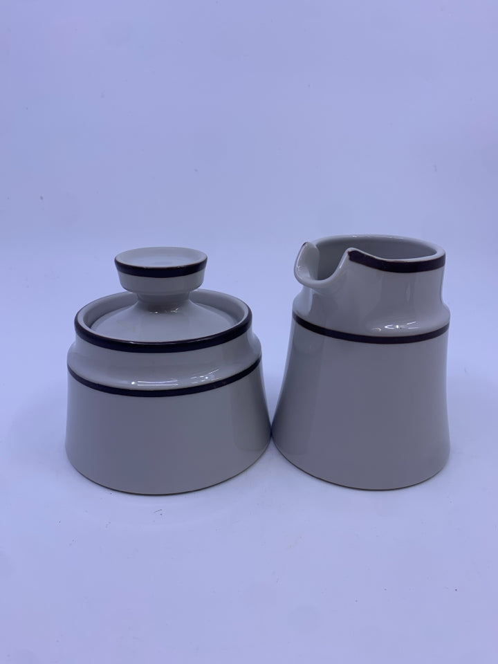 VTG CREAM/GREY SUGAR AND CREAMER SET.