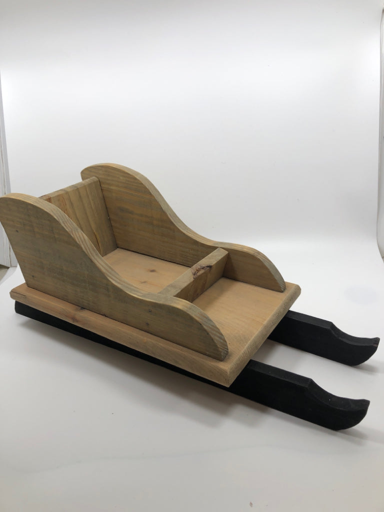WOODEN SLED DECOR.