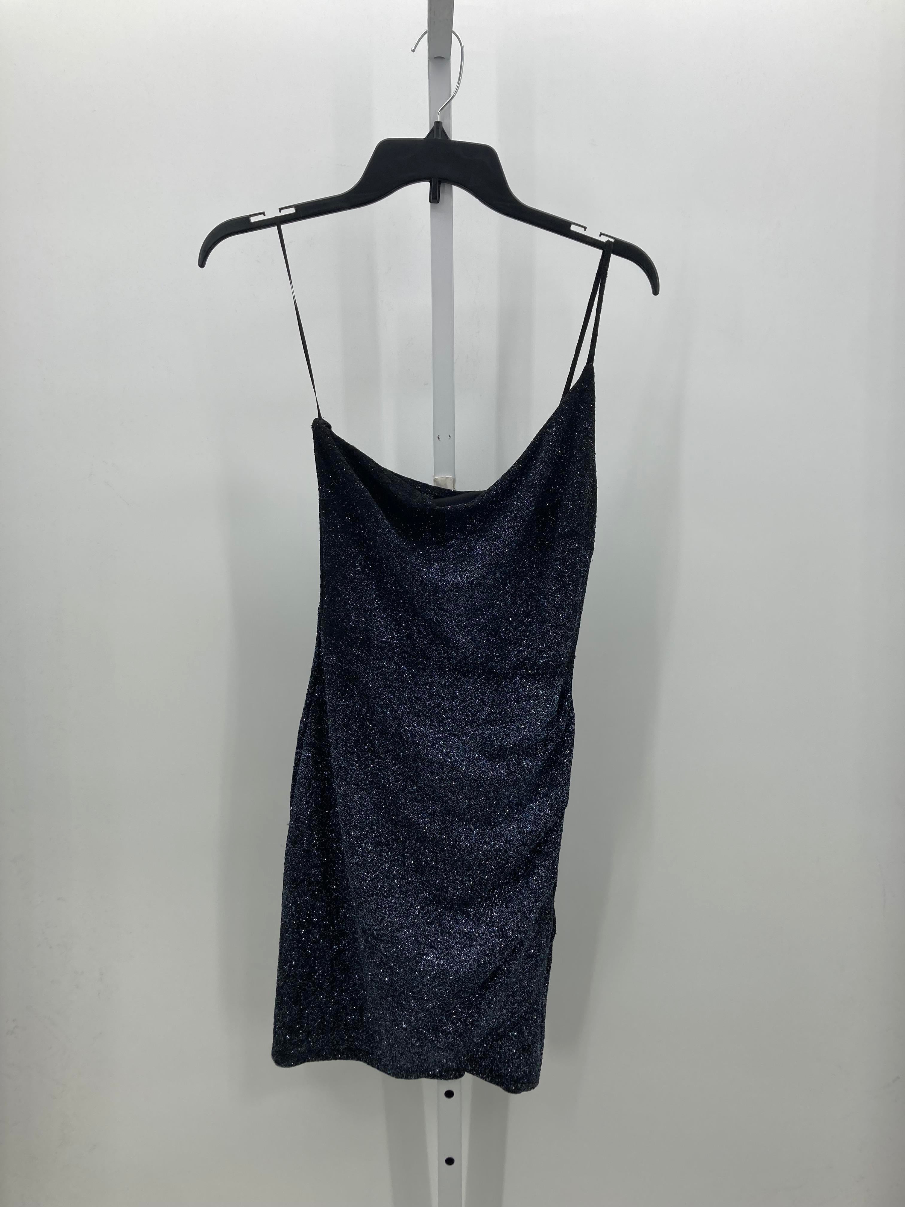 Size Medium Juniors Sleeveless Dress