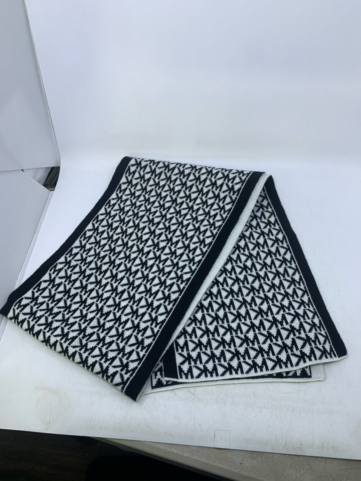 Michael Kors Logo Knit Scarf