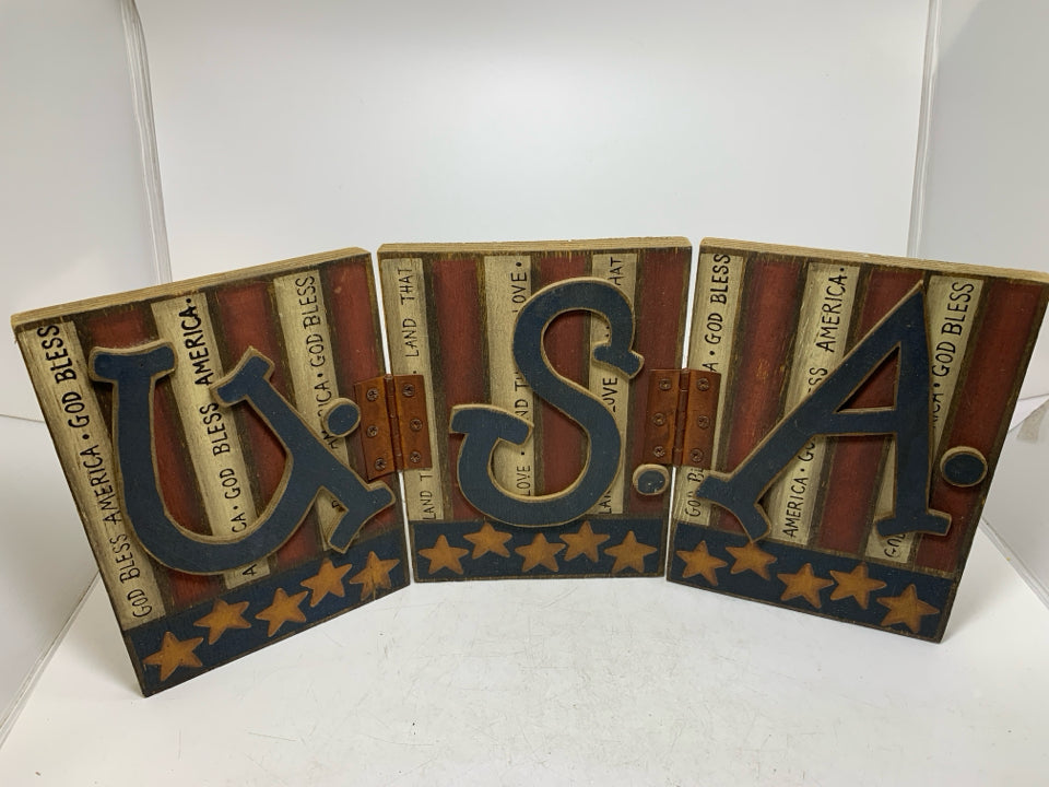 FOLD UP USA WOOD SIGN.
