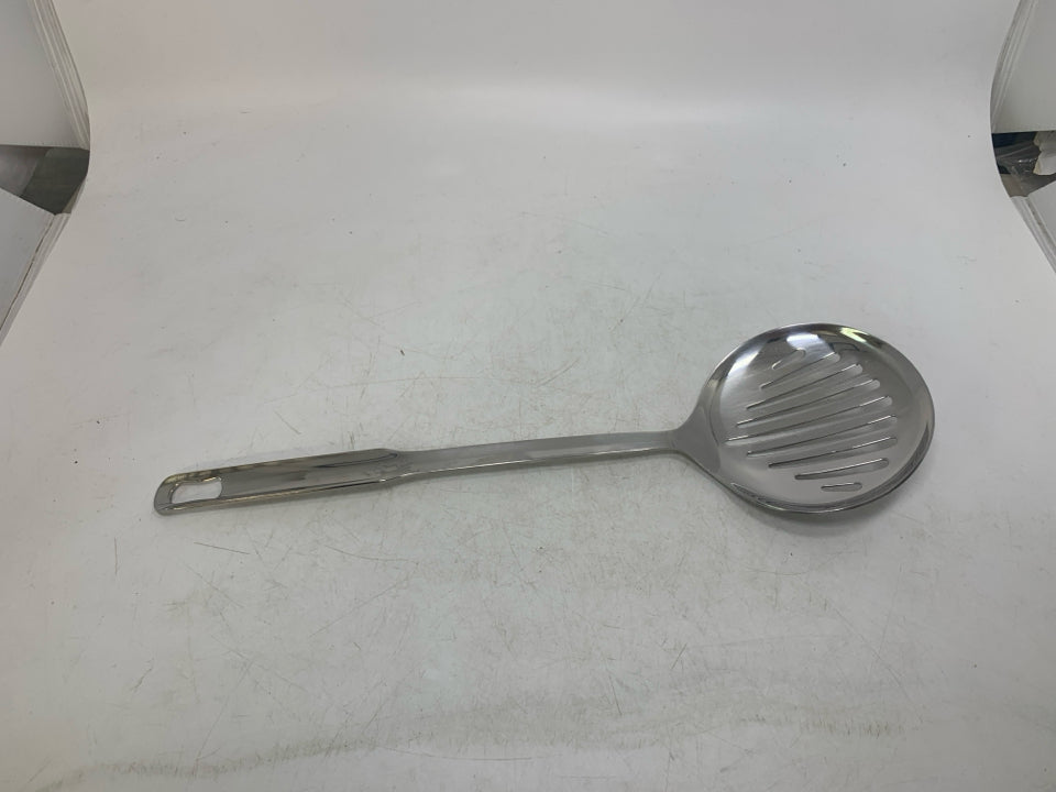 STAINLESS STEEL SLOTTED SPOON.