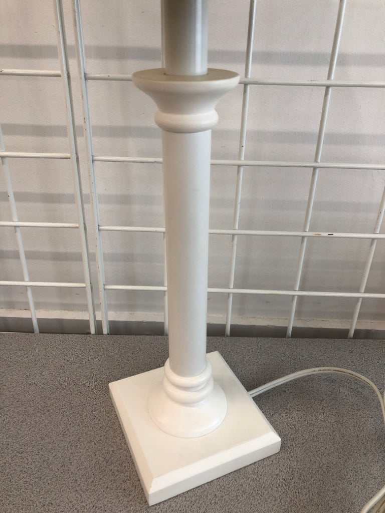 WHITE WOOD LAMP W/PAISLEY SHADE.