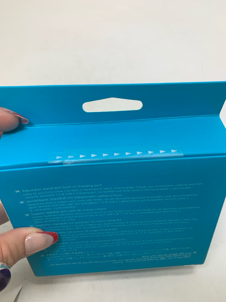 NIB AMAZON ECHO SHOW 5 ADJUSTABLE STAND W/ USB-CHARGING PORT.