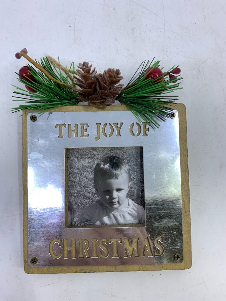 WOOD/METAL "THE JOY OF CHRISTMAS" PICTURE ORNAMENT.