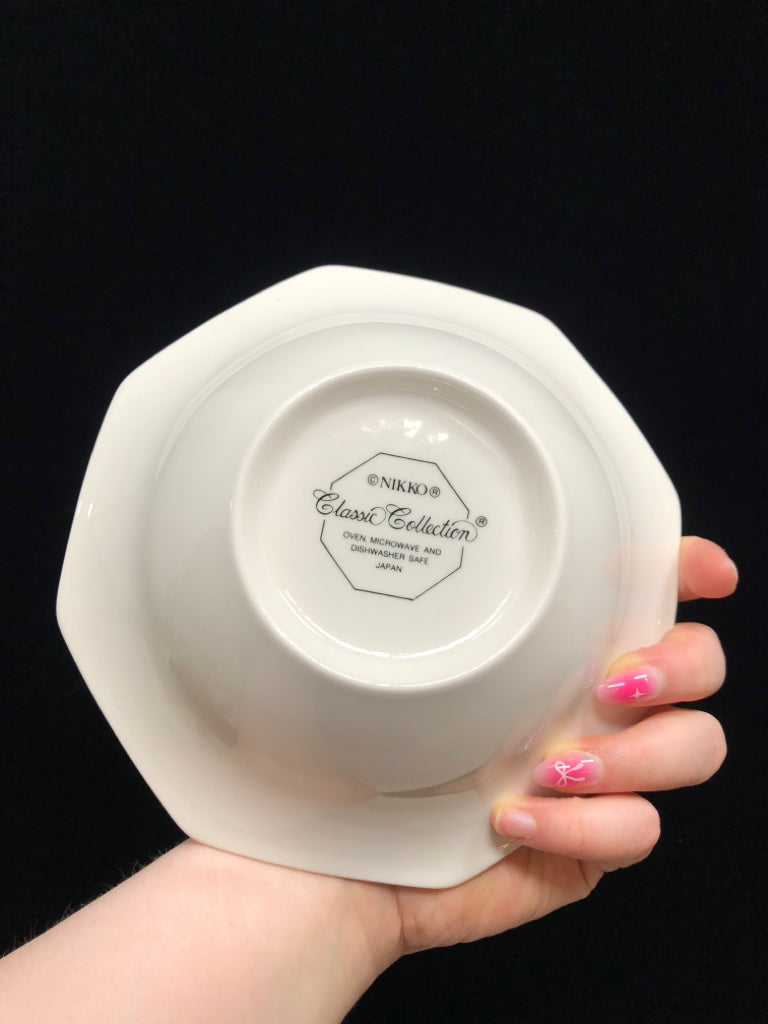 24PC OCTOGONAL DINNER SET- SVC 8+.