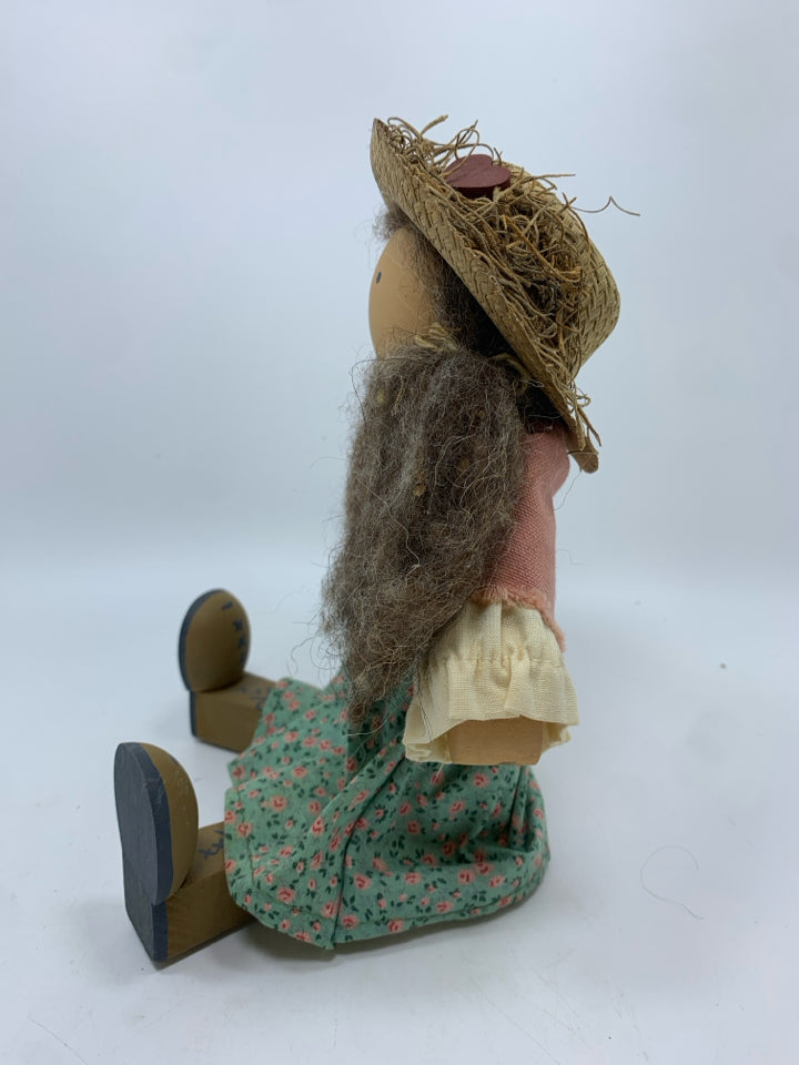 LIZZIE HIGH SITTING GIRL FIGURE.