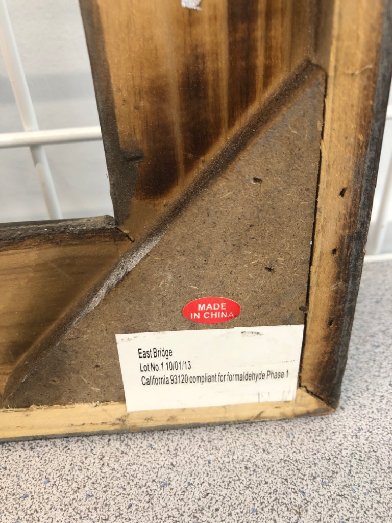 METAL PLANT W/WOODEN BASE WALL-HANGING.