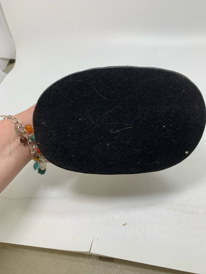 HEAVY EGYPTIAN STYLE WOMAN RESTING ARM ON MANS KNEES RESIN.