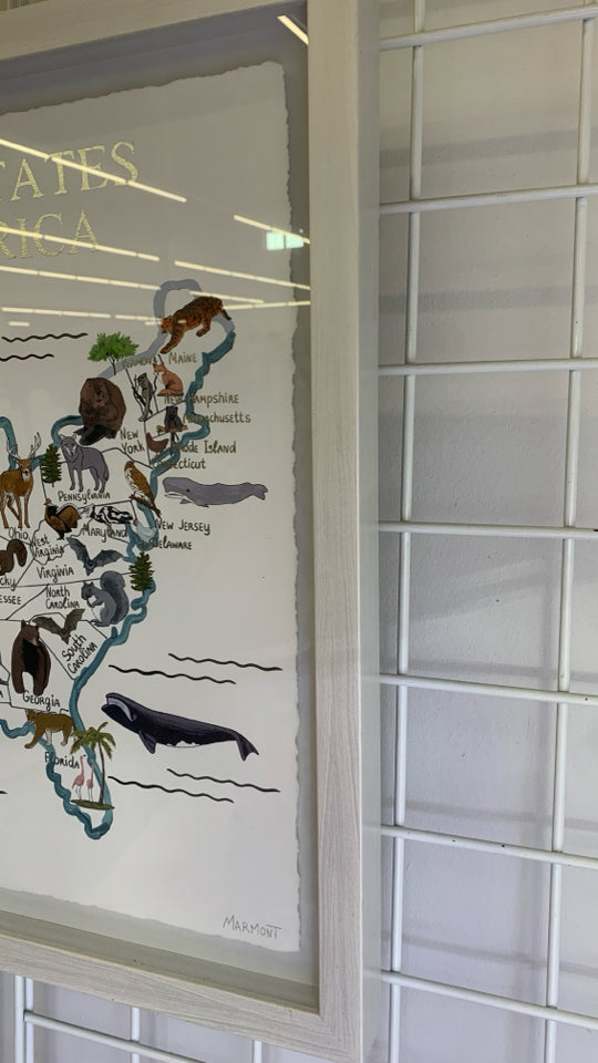 WHITE FRAME USA MAP WITH ANIMALS.