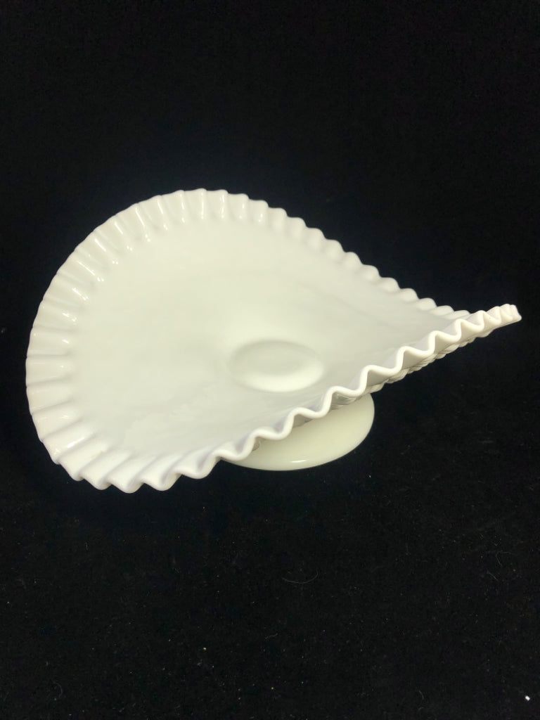 VTG MILK GLASS HOBNAIL COMPOTE FRUIT BOWL.