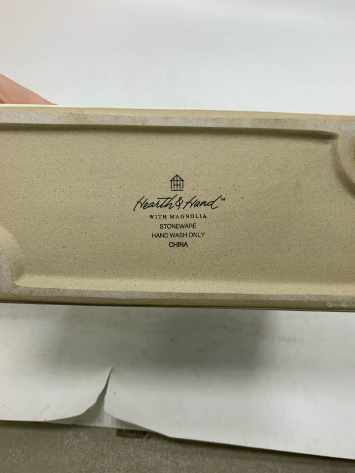 STONEWARE NAPKIN HOLDER.