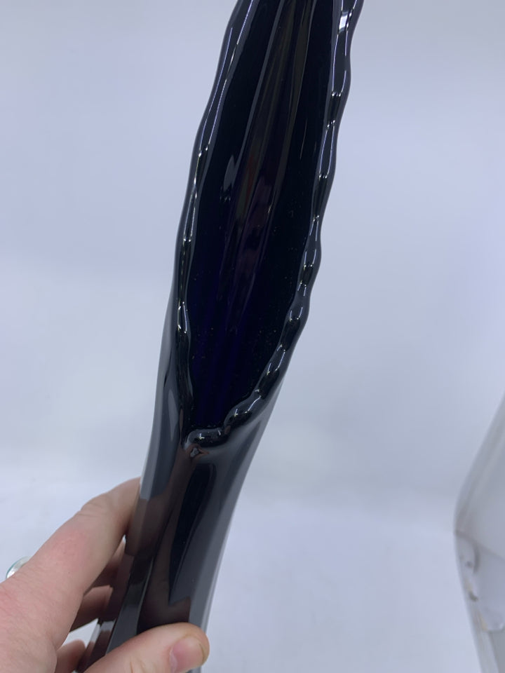 DARK PURPLE THUMBPRINT FOOTED SWUNG VASE.