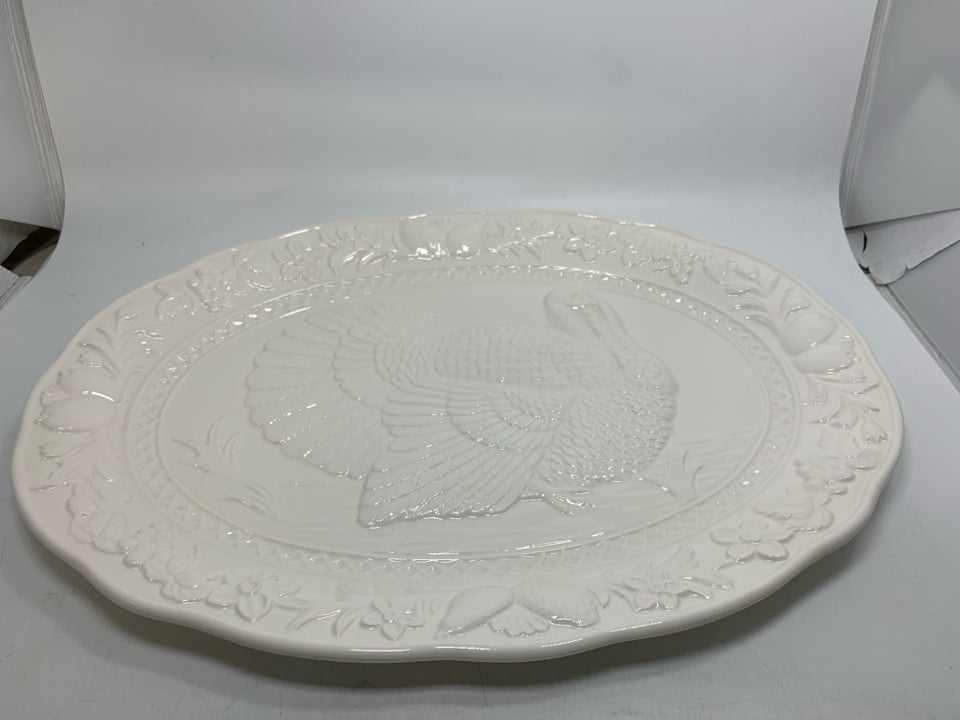 WHITE EMBOSSED TURKEY LARGE CERAMIC PLATTER.