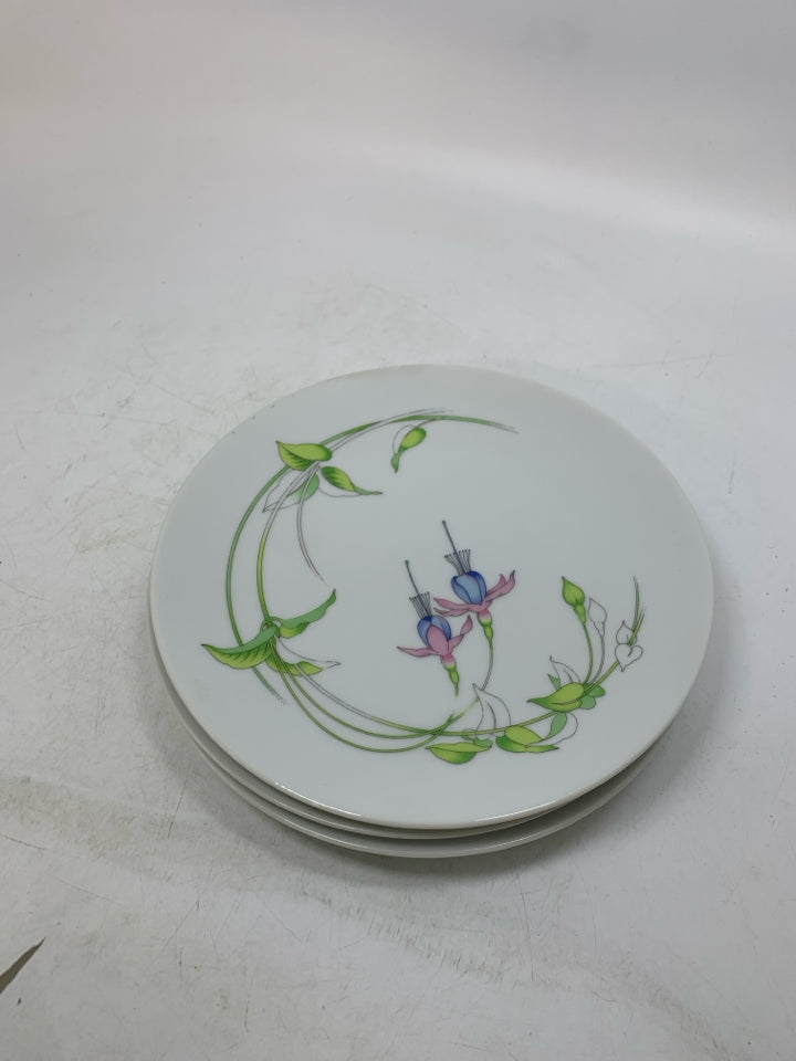 4 LONG STEM FLOWERS W/PINK & BLUE SALAD PLATES.