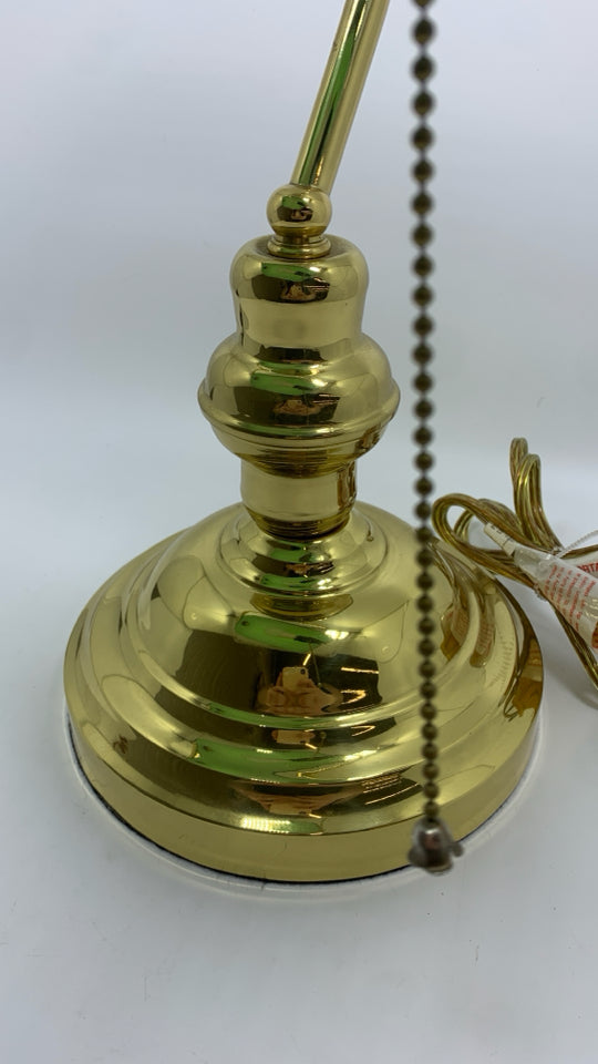 GOLD BANKERS LAMP W/GREEN GLASS SHADE.