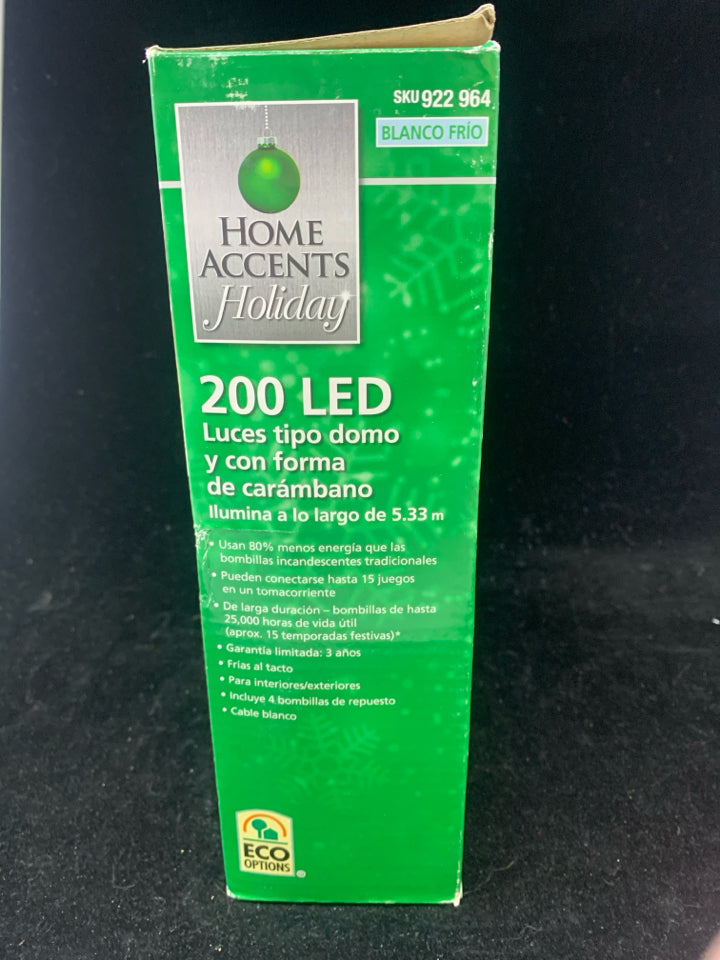 NIB DOME ICICLE LIGHTS 200 LED.