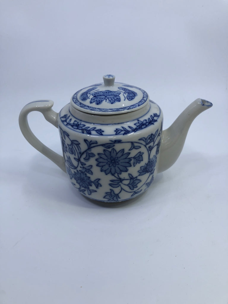 BLUE FLORAL CERAMIC TEAPOT.