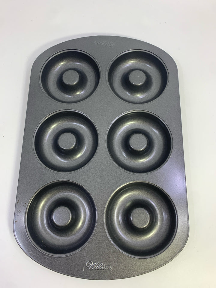 DONUT BAKING PAN-WILTON.
