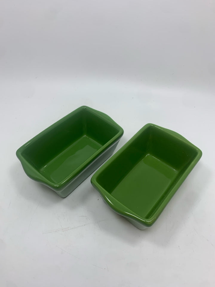 2 MINI LOAF PANS.
