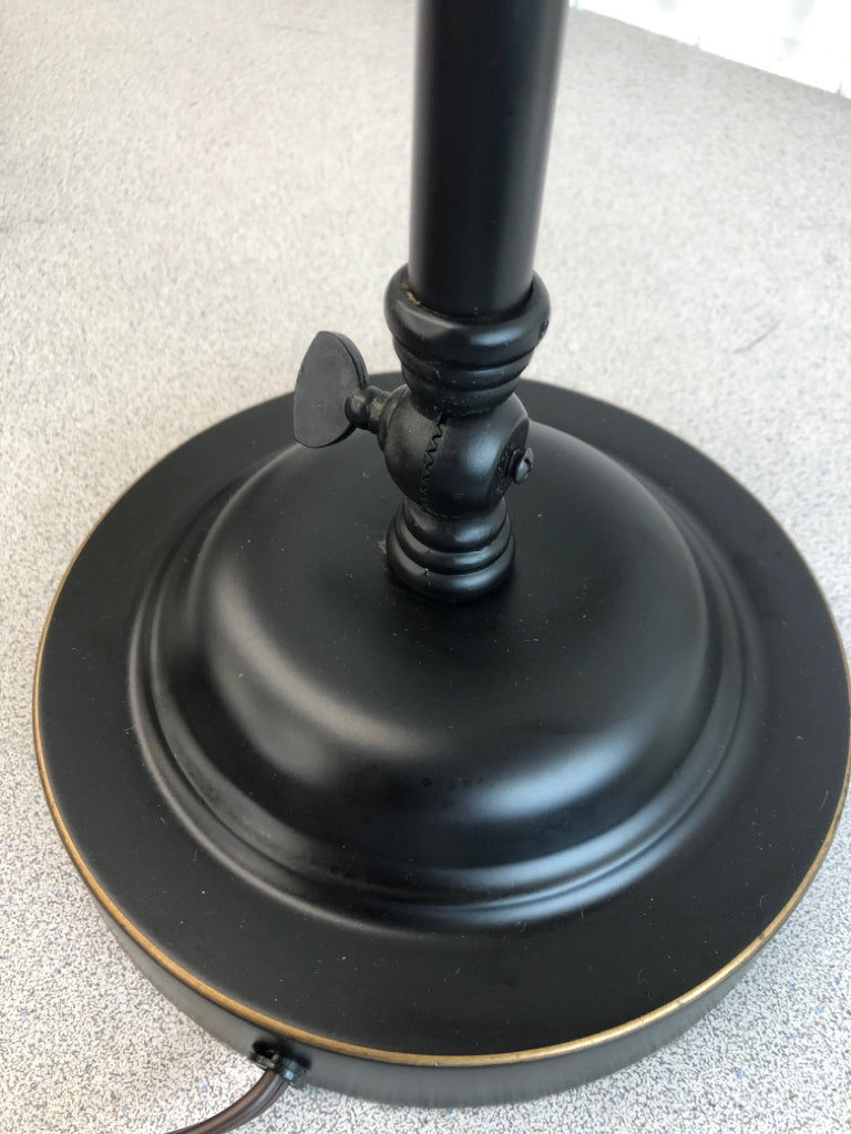 BLACK METAL LAMP W/ADJUSTABLE ARM.