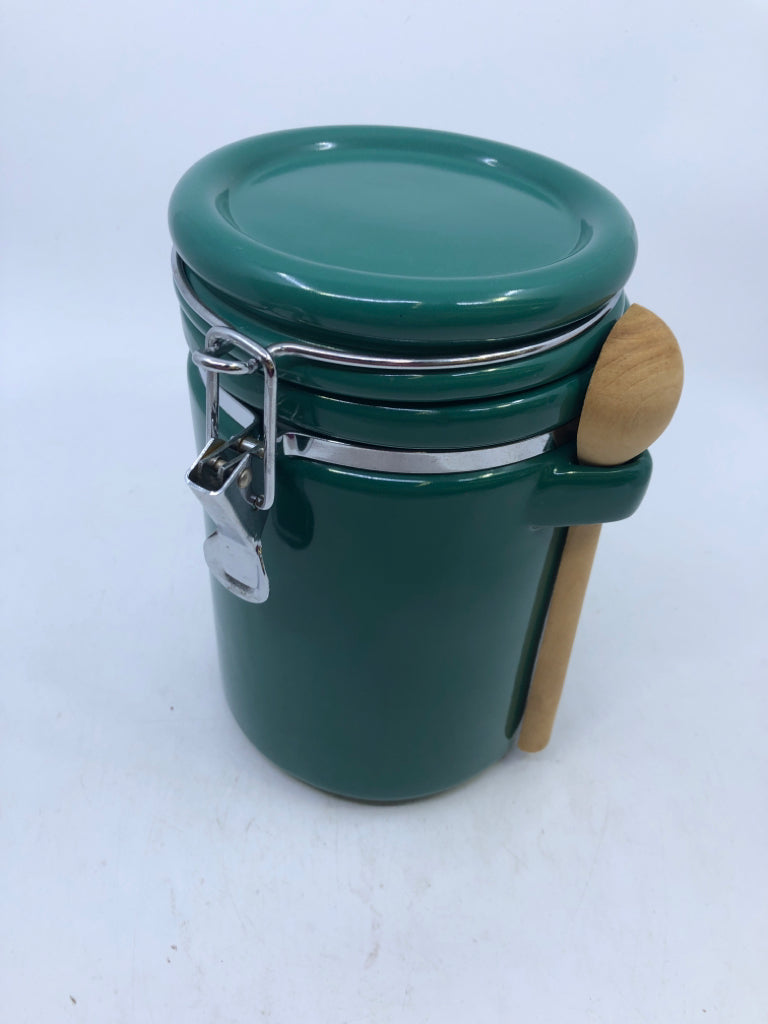 4PC BRIGHT GREEN CANISTERS W SPOONS.